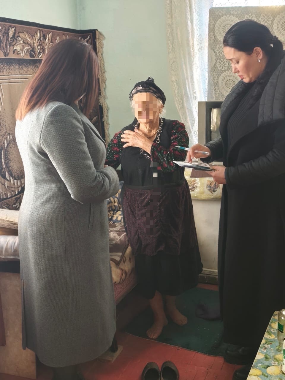 Социальная поддержка: выезд специалистов и помощь нуждающимся Социальная поддержка: выезд специалистов и помощь нуждающимся